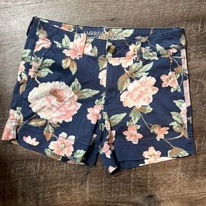 Womens American eagle size 8 shorts